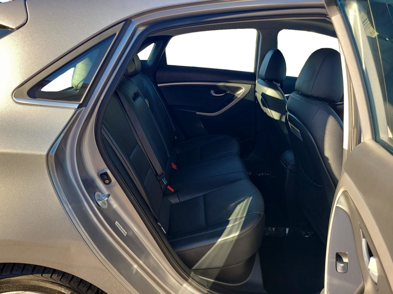 Used 2014 Hyundai Elantra GT w/ Option Group 03 image 21