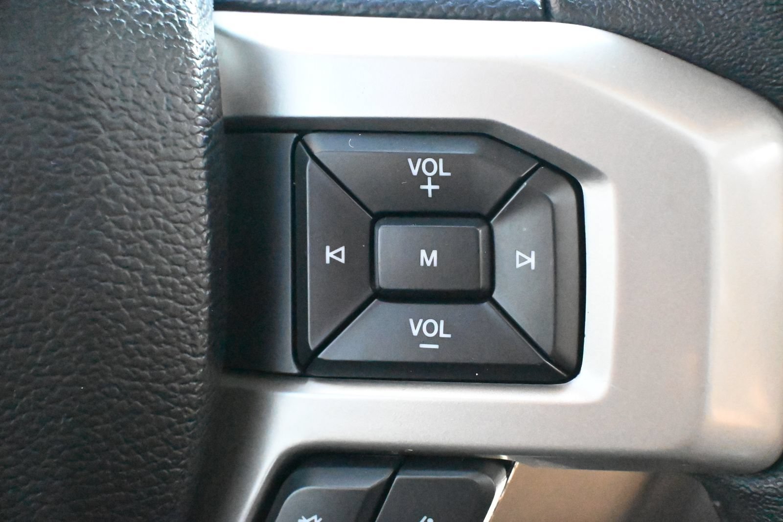 Used 2019 Ford F250 Lariat w/ Lariat Ultimate Package AWD/4WD image 16