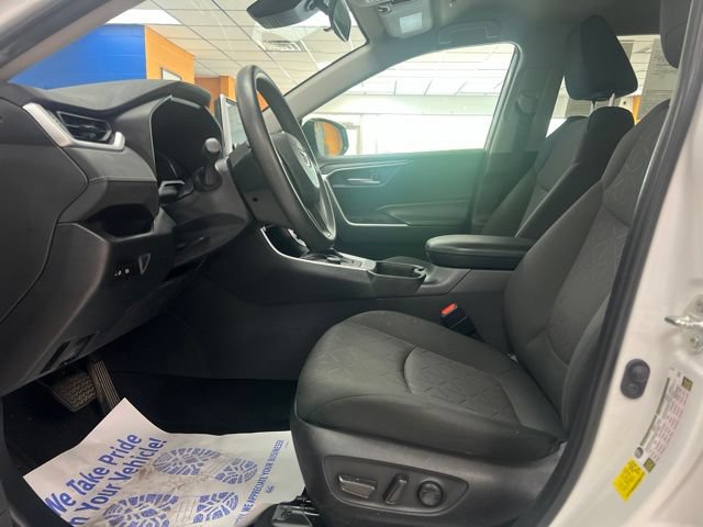 Used 2024 Toyota RAV4 XLE AWD/4WD image 17