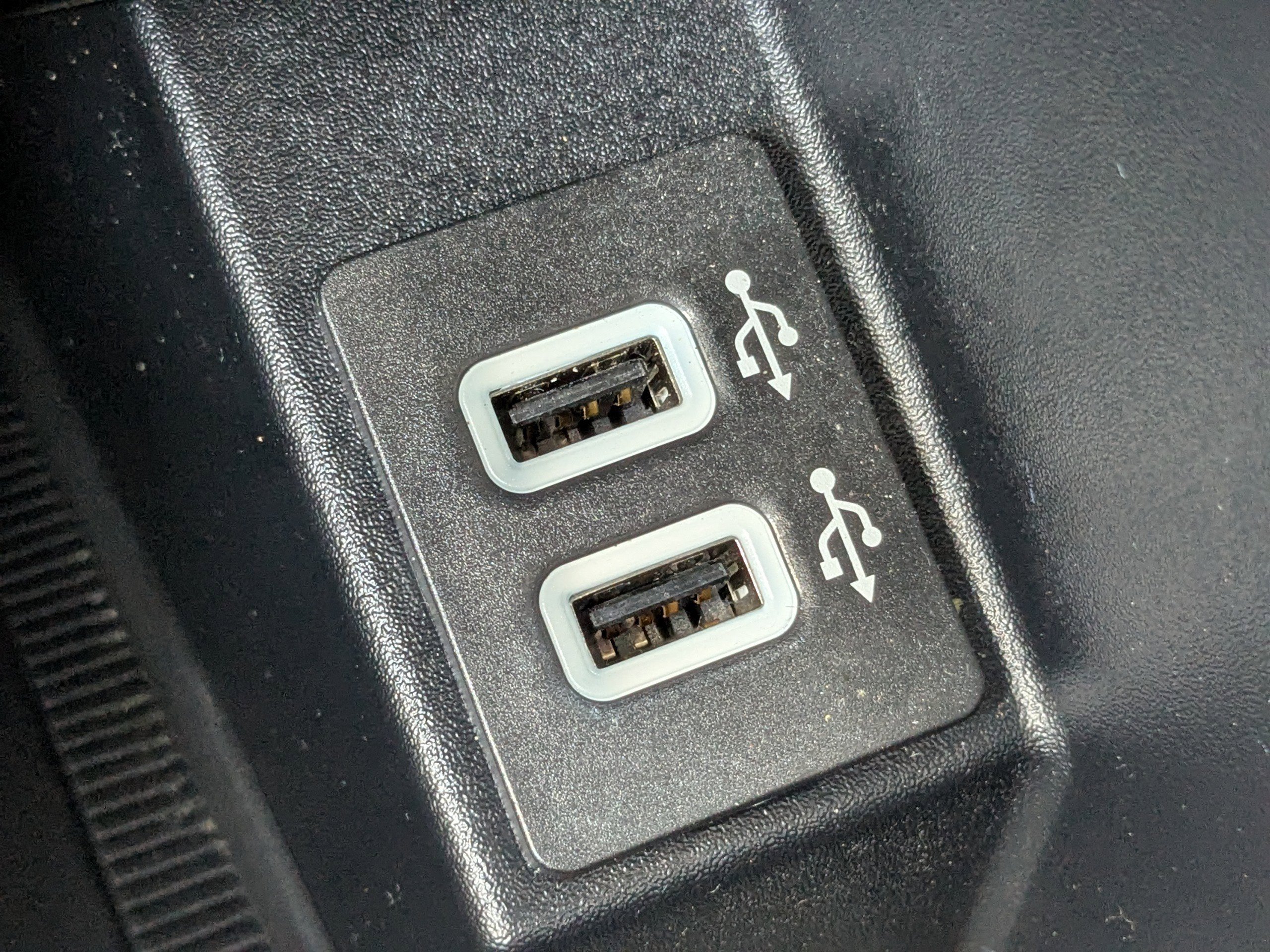 Used 2019 Ford Edge ST w/ Convenience Package image 23