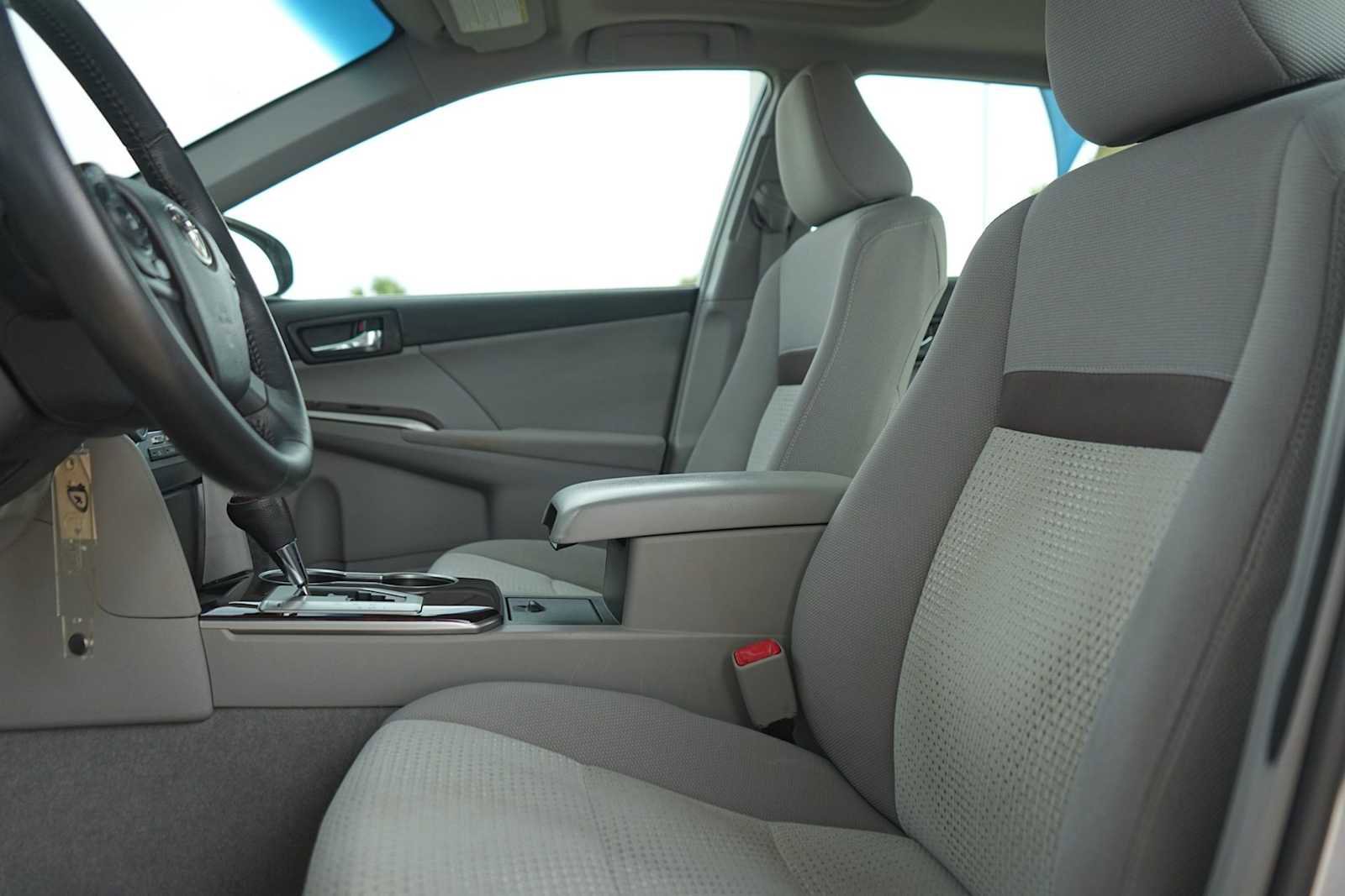 Used 2012 Toyota Camry XLE FWD image 11
