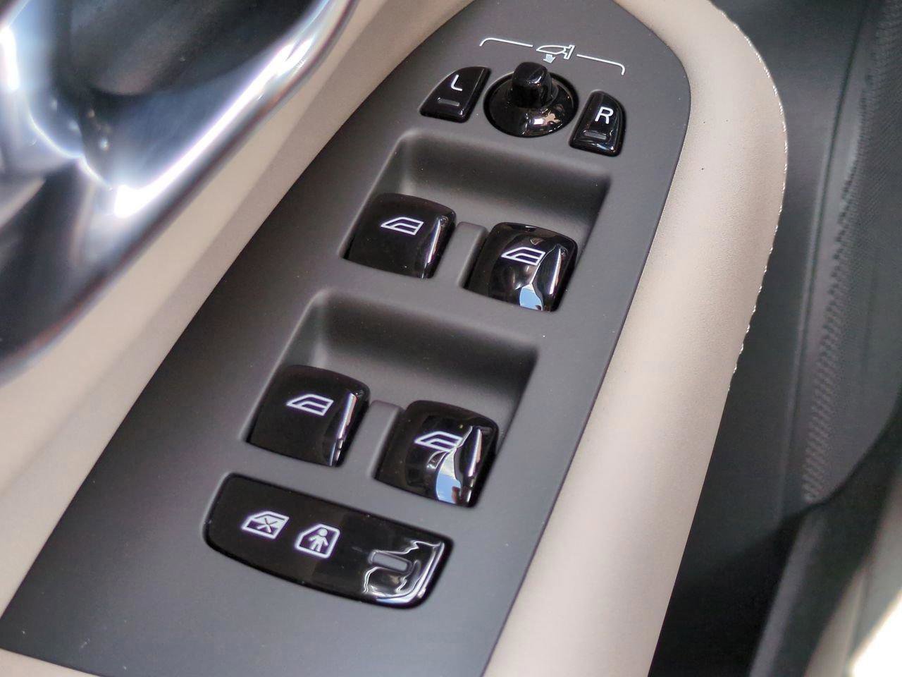 New 2026 Volvo XC90 T8 Ultra w/ Protection Package Premier image 21