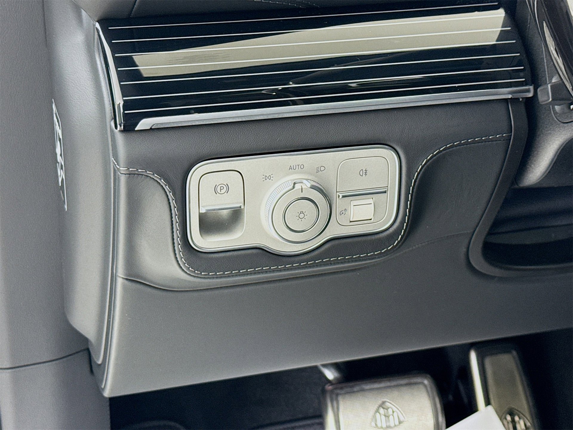 New 2026 Mercedes-Benz Maybach GLS 600 4MATIC image 11