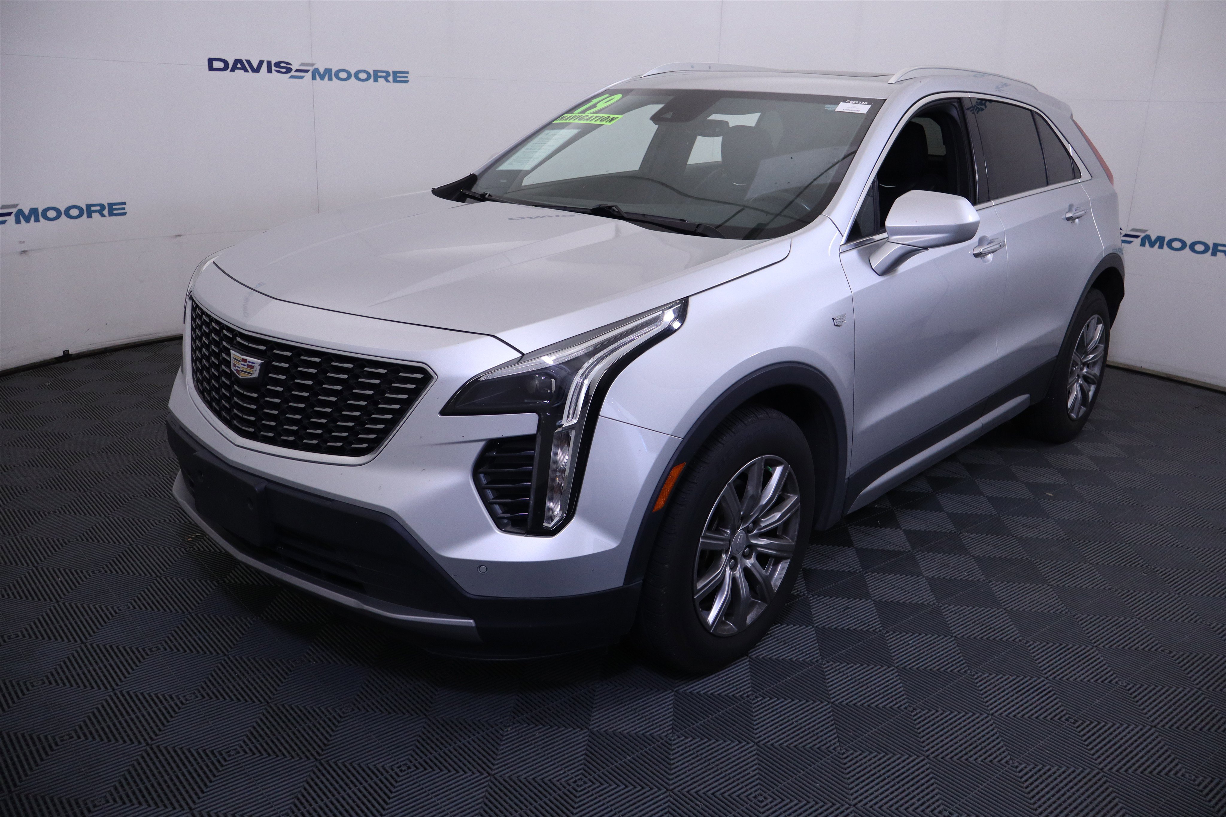 Used 2019 Cadillac XT4 Premium Luxury w/ Cold Weather Package AWD/4WD image 12