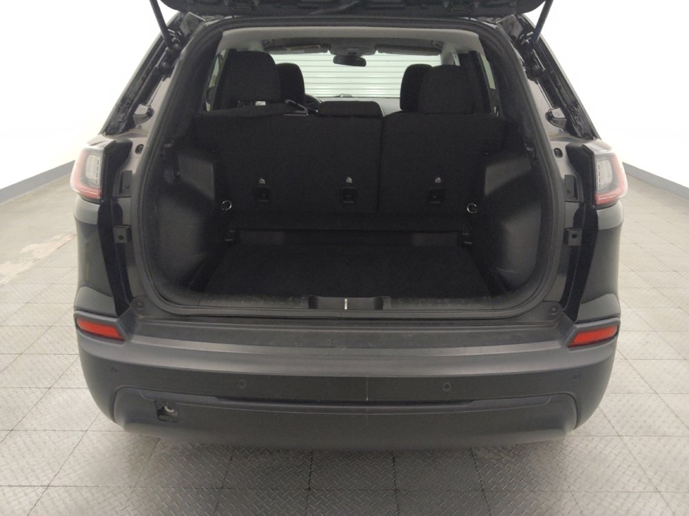 Used 2020 Jeep Cherokee Latitude FWD image 29