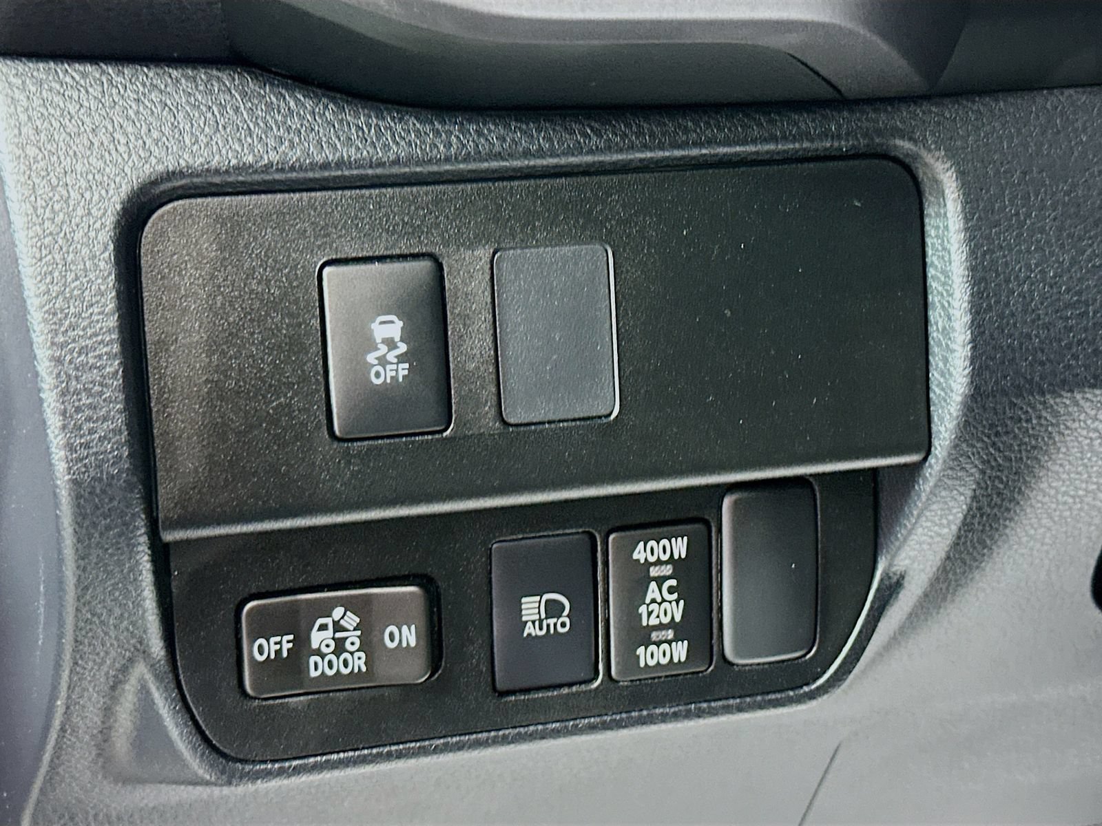 Certified 2023 Toyota Tacoma TRD Off-Road w/ Technology Package AWD/4WD image 10