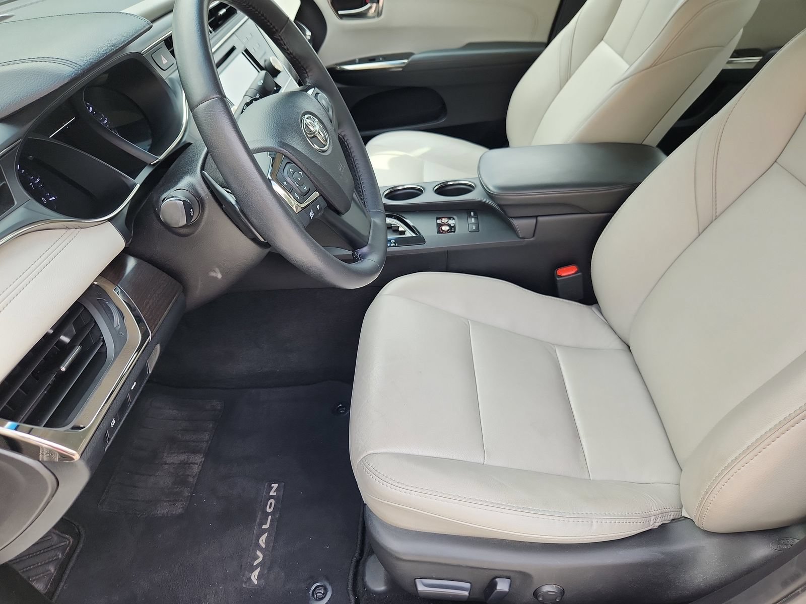 Used 2016 Toyota Avalon XLE FWD image 10