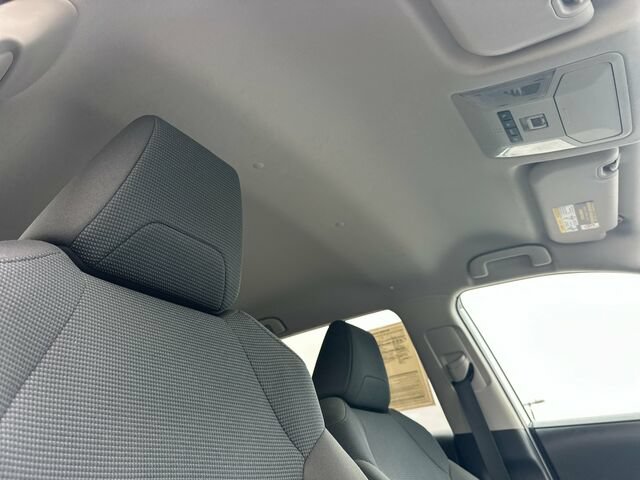 Used 2021 Toyota RAV4 LE AWD/4WD image 20