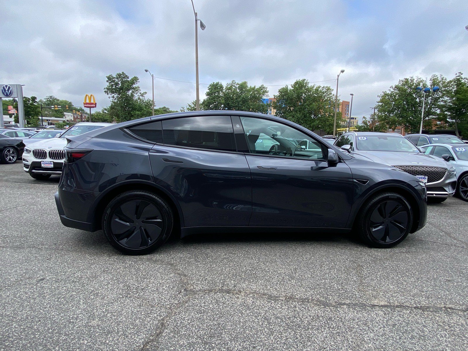 Used 2026 Tesla Model Y Long Range AWD/4WD image 2