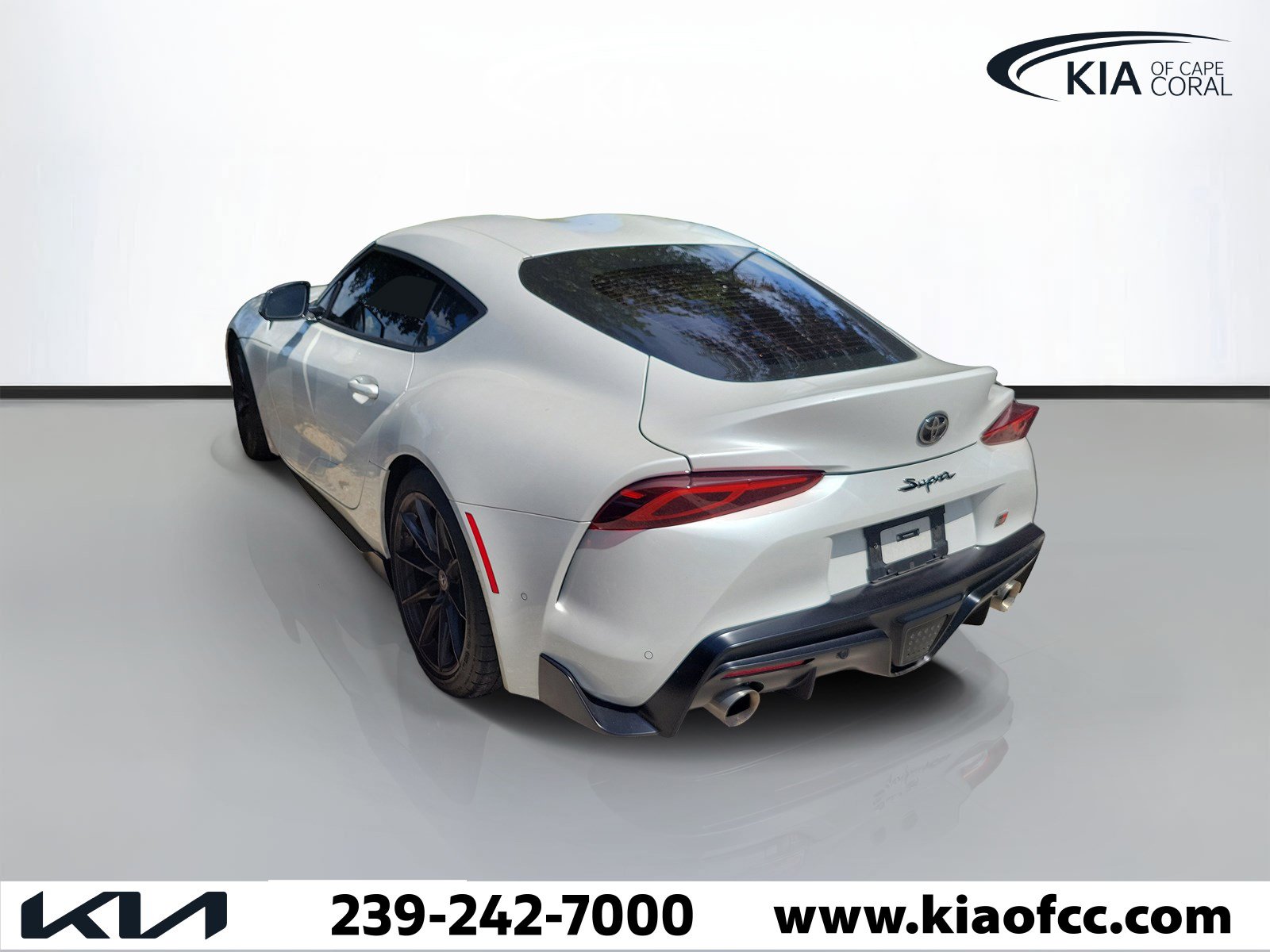 Used 2025 Toyota Supra Premium w/ Driver Assist Package RWD image 4