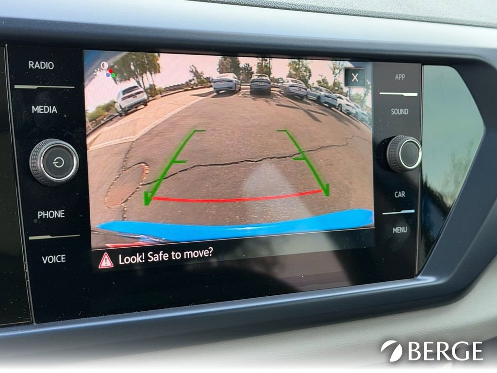 Used 2023 Volkswagen Taos SE w/ Panoramic Sunroof Package image 30