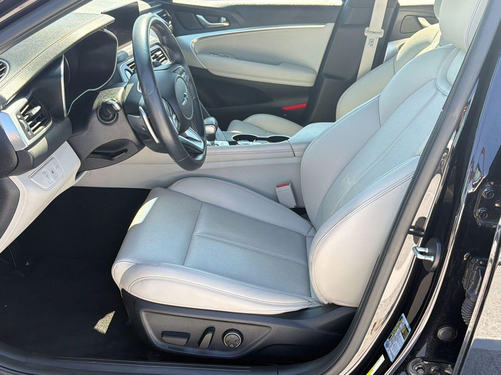 Used 2022 Genesis G70 2.0T RWD image 5