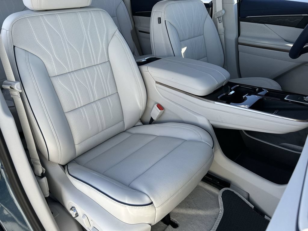 New 2026 Buick Enclave Avenir w/ Super Cruise Package FWD image 29