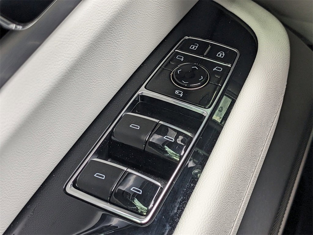 New 2026 Cadillac Vistiq Luxury w/ LPO, Floor Liner Package image 30