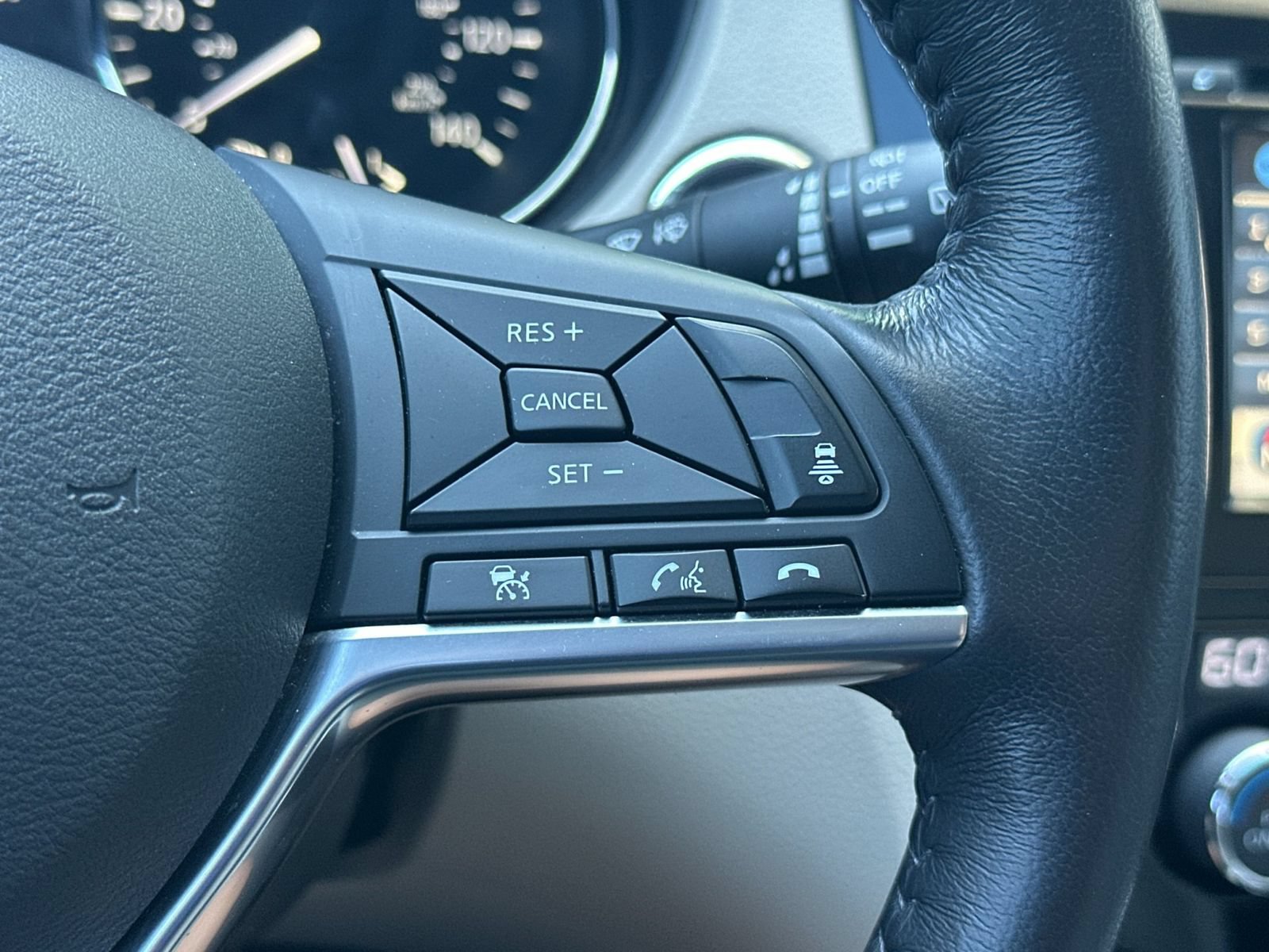 Used 2018 Nissan Rogue Sport SL FWD image 27