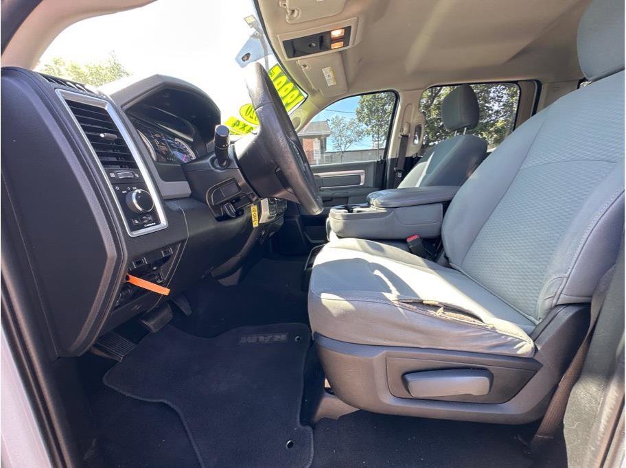 Used 2020 RAM 1500 Classic SLT AWD/4WD image 14