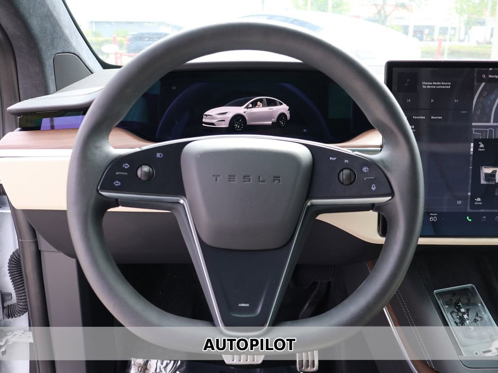 Used 2023 Tesla Model X AWD/4WD image 3