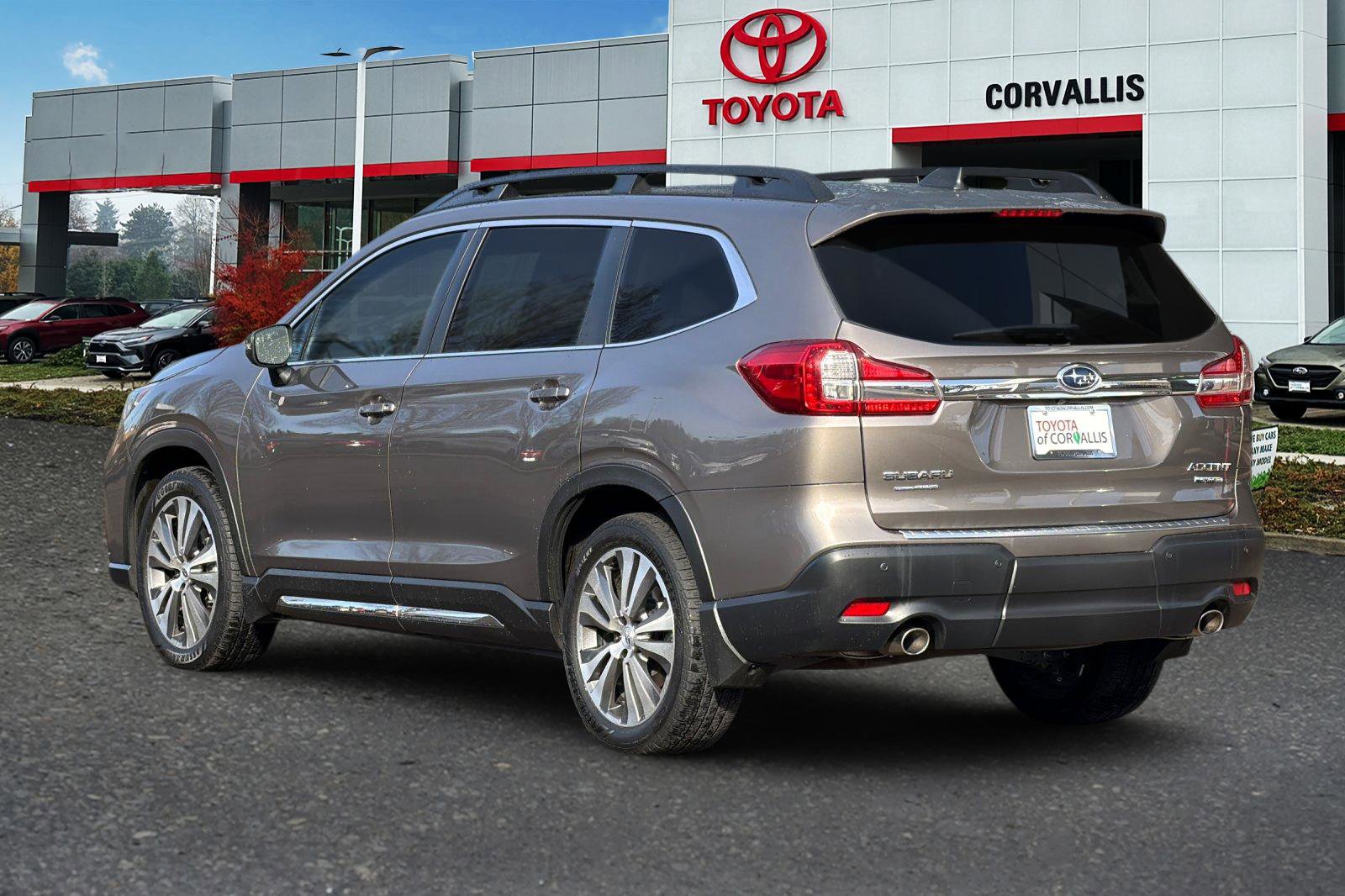 Used 2021 Subaru Ascent Limited w/ Technology Package image 6