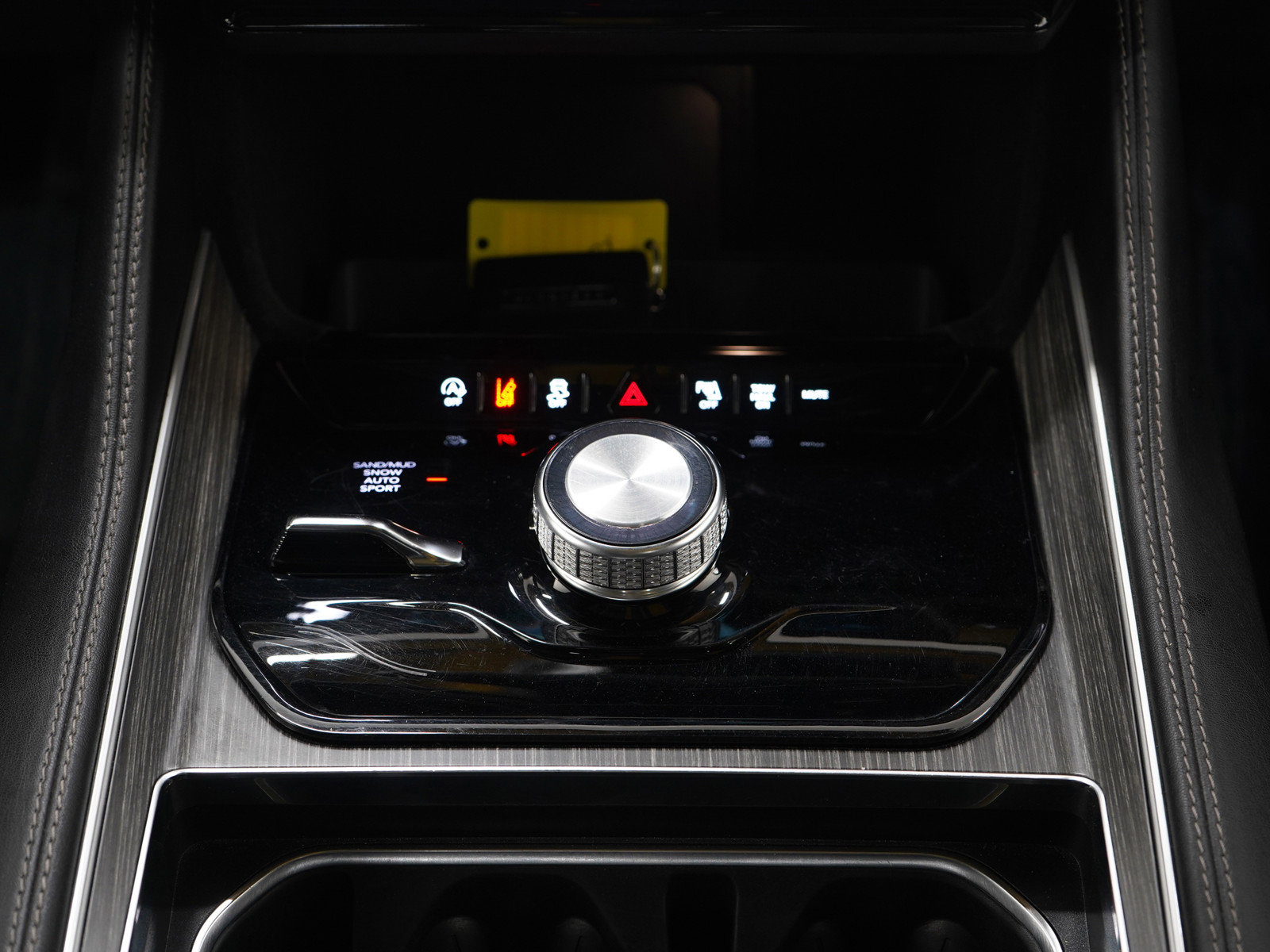 Used 2023 Jeep Wagoneer L Series II w/ Premium Group I image 16