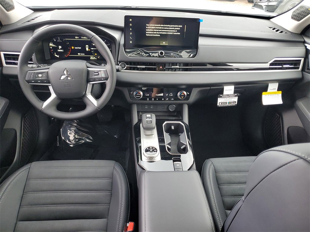 New 2025 Mitsubishi Outlander SE image 16