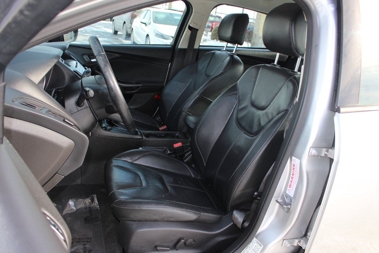 Used 2016 Ford Focus SE w/ Equipment Group 201A image 16