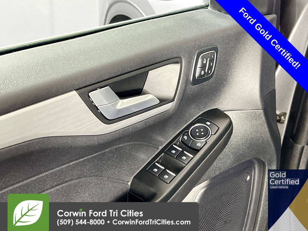 Certified 2025 Ford Escape Platinum AWD/4WD image 12
