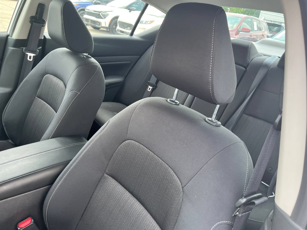 Used 2023 Nissan Altima 2.5 SV FWD image 12