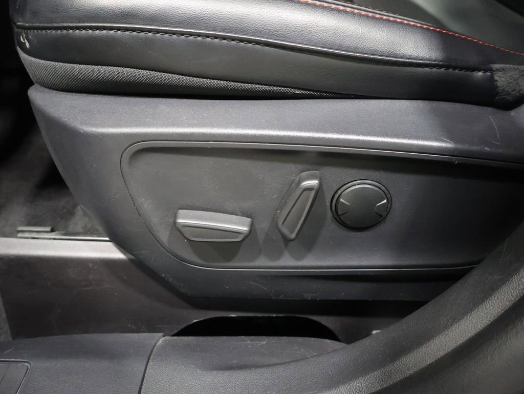 Used 2025 Ford Escape ST-Line image 9