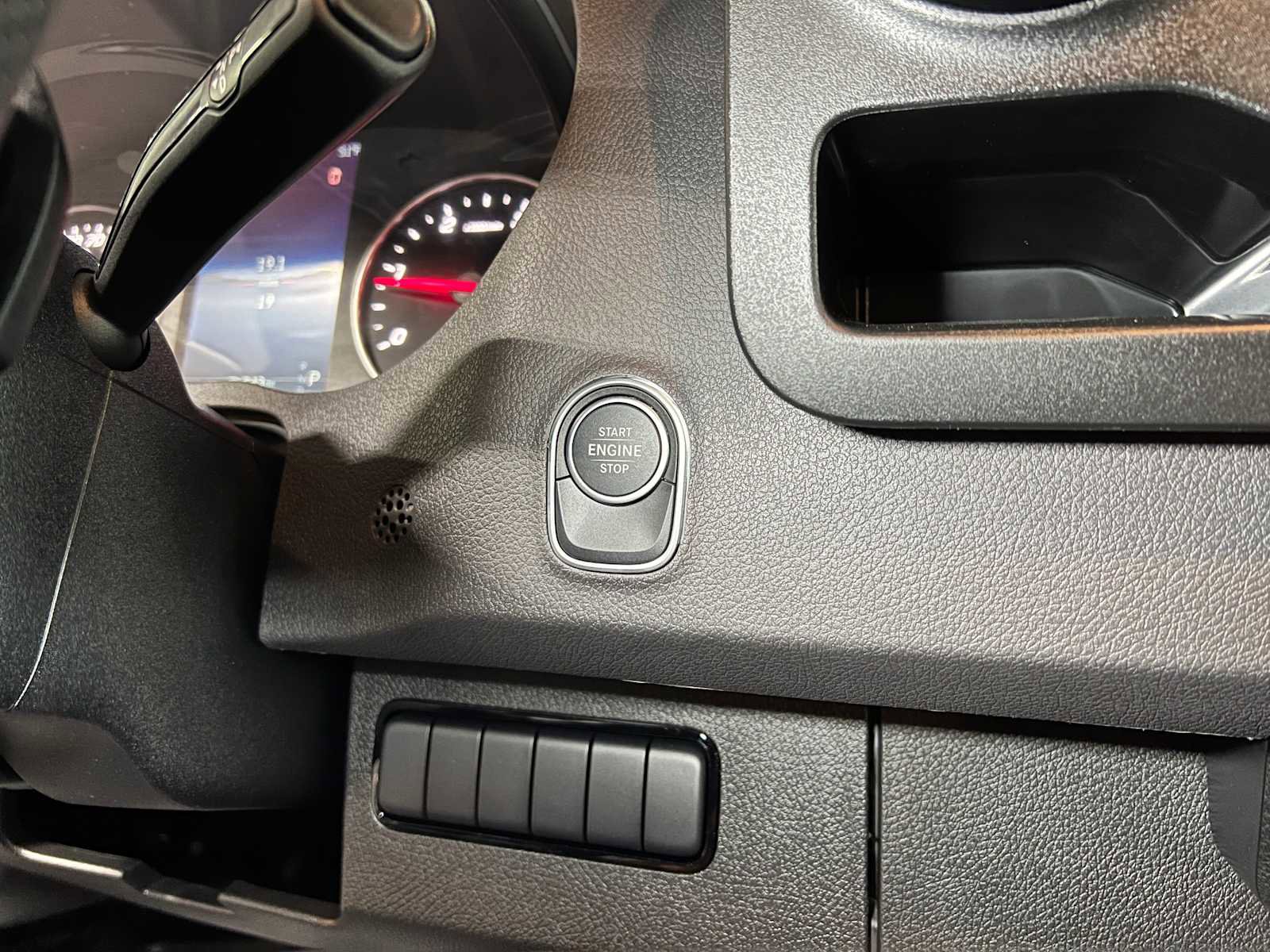 Used 2025 Mercedes-Benz Sprinter 2500 image 29