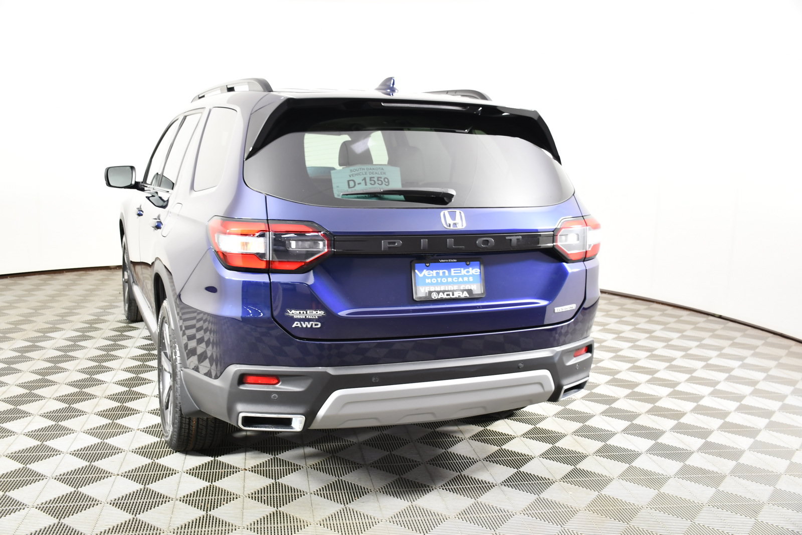 Used 2025 Honda Pilot Touring image 7