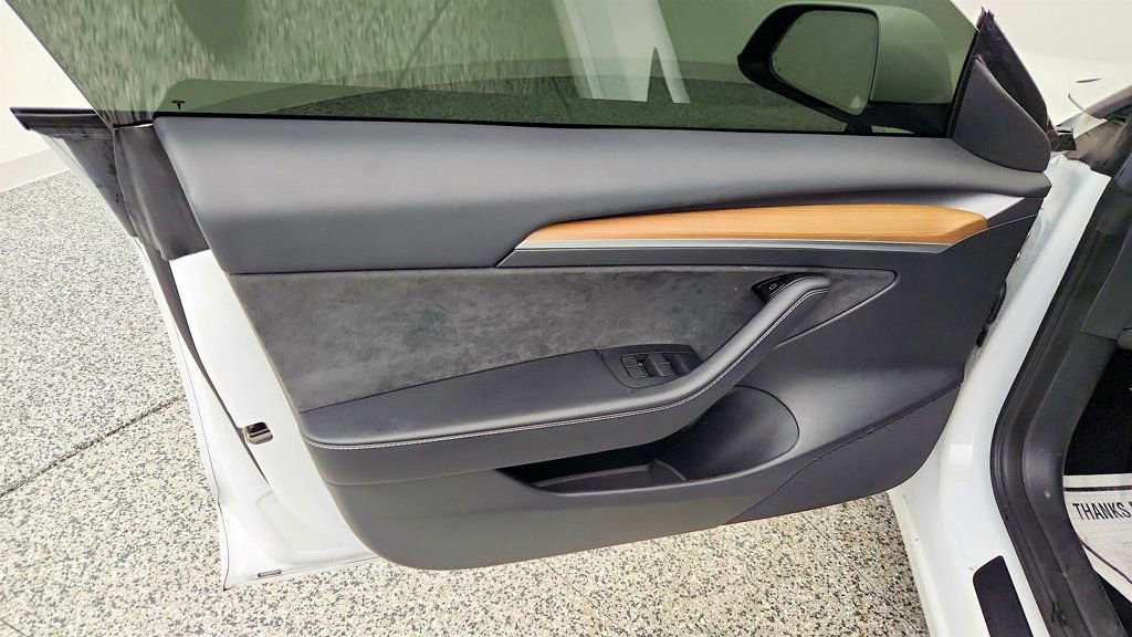 Used 2023 Tesla Model 3 Performance image 11