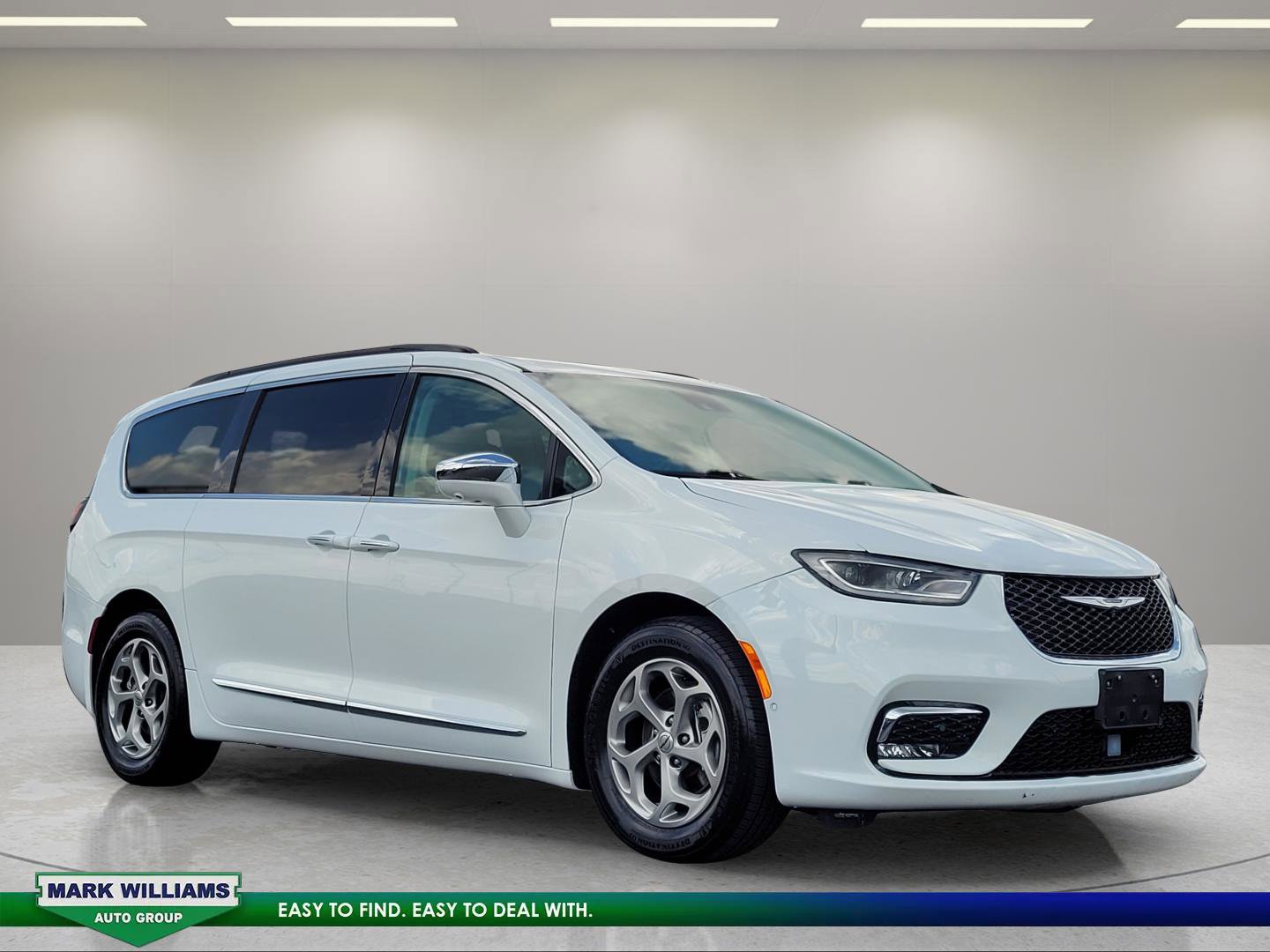 Used 2022 Chrysler Pacifica Limited FWD image 1