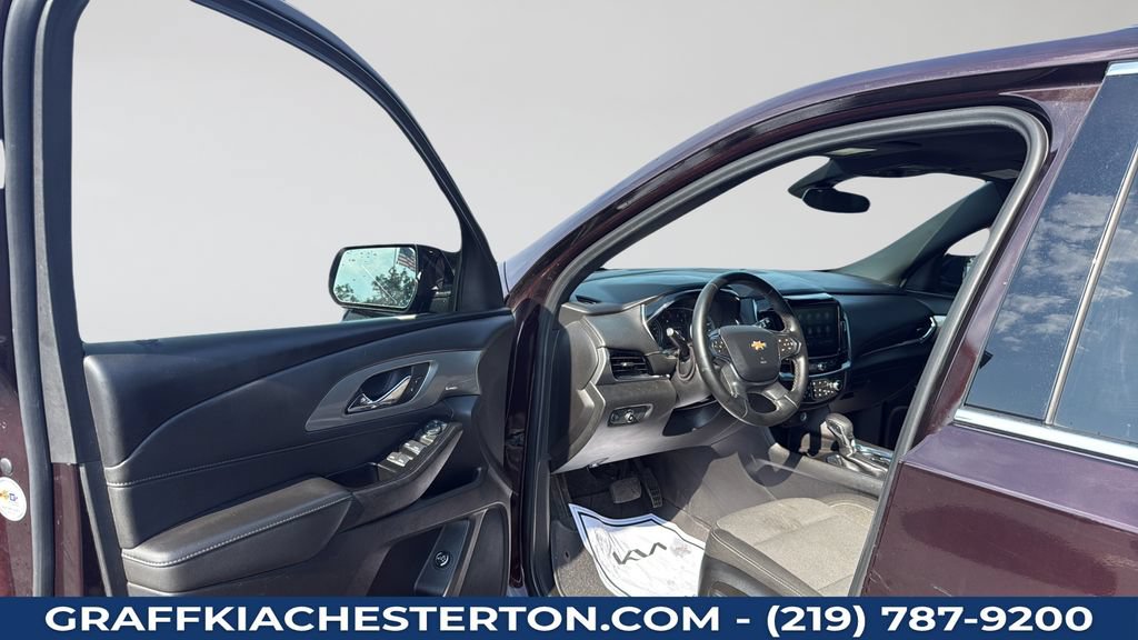 Used 2023 Chevrolet Traverse LT FWD image 24