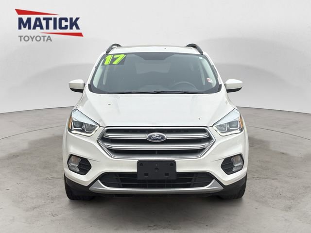 Used 2017 Ford Escape SE w/ Equipment Group 201A image 2