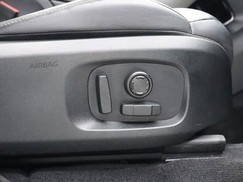 Used 2019 Land Rover Range Rover Evoque SE Premium AWD/4WD image 30