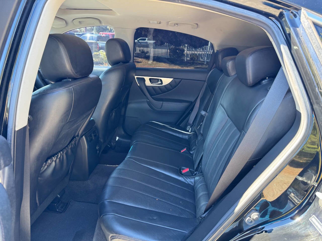 Used 2017 INFINITI QX70 2WD image 12