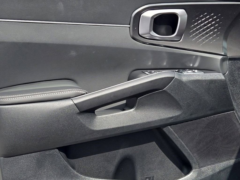 New 2025 Kia Sorento S w/ Panoramic Sunroof Package image 14