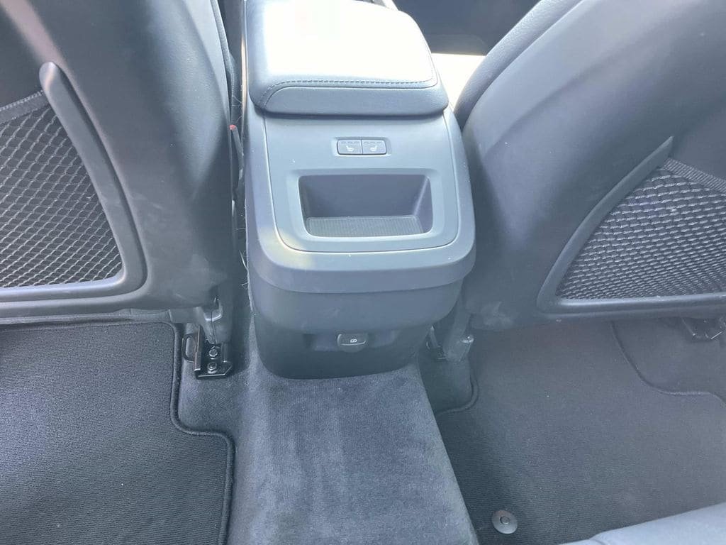 Certified 2023 Volvo XC60 B5 Plus AWD/4WD image 17
