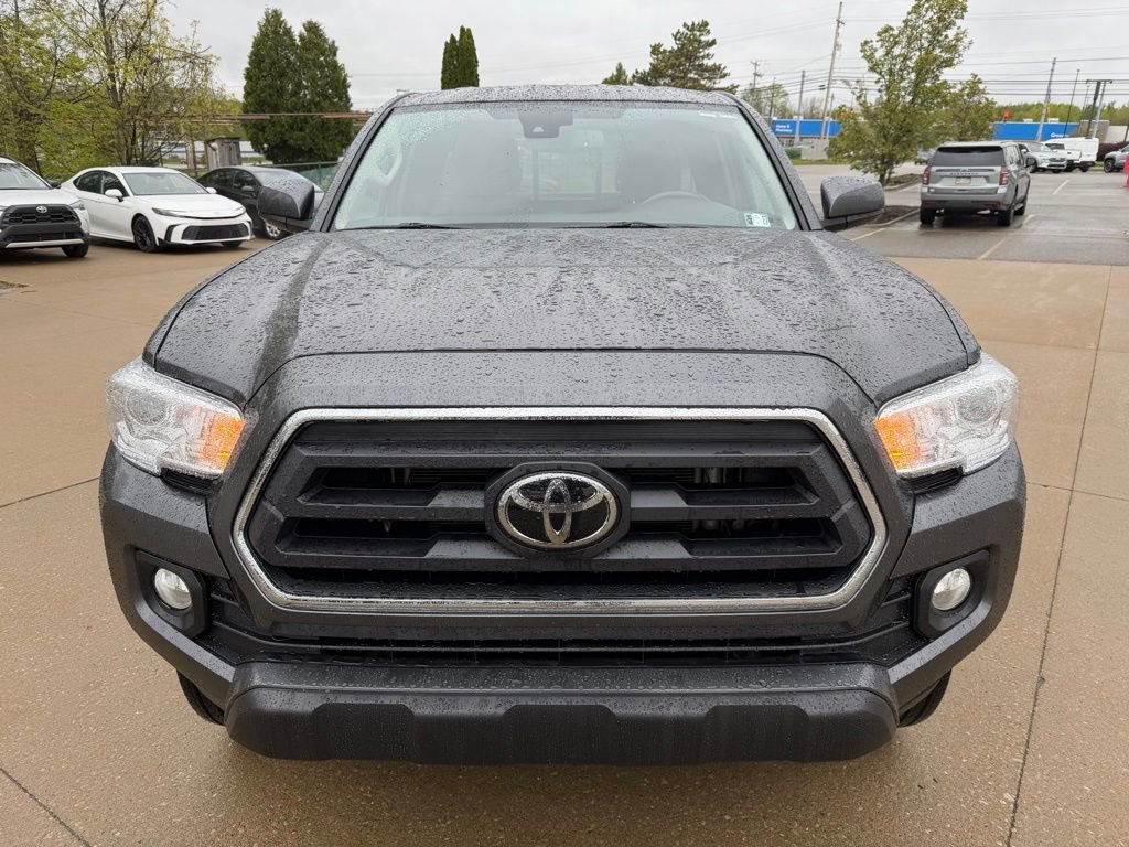 Certified 2022 Toyota Tacoma SR5 AWD/4WD image 1