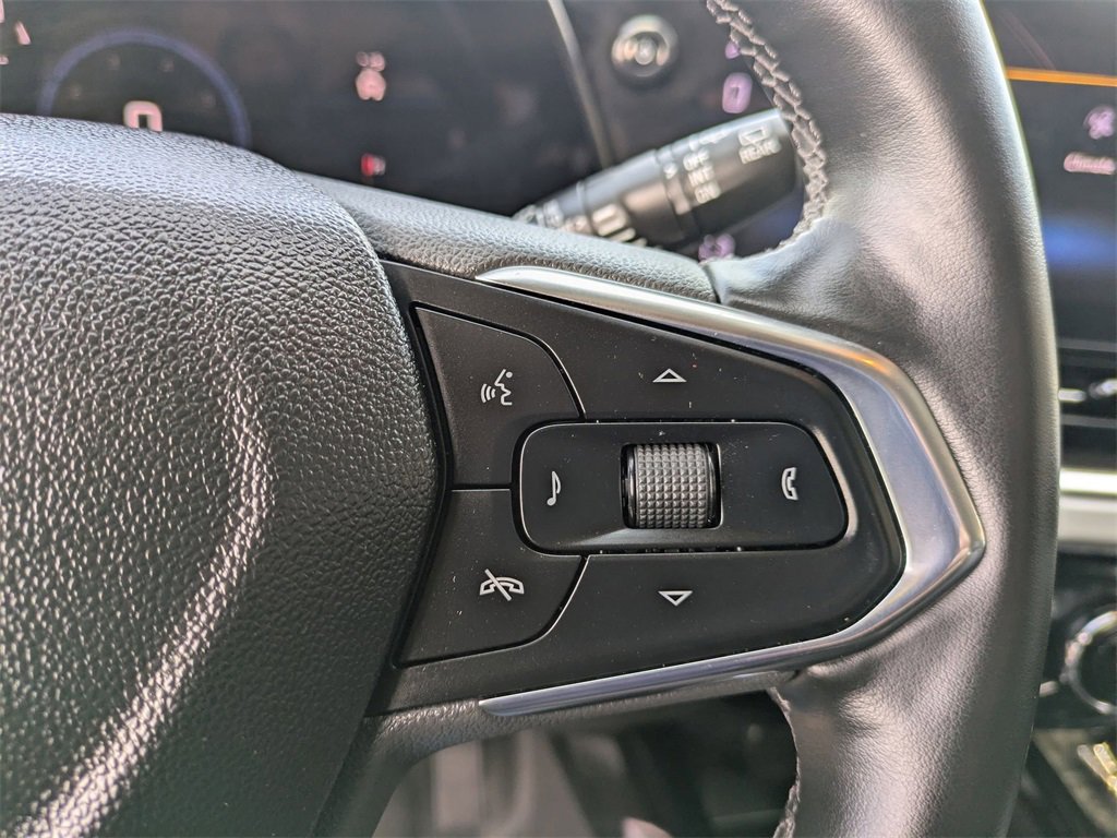 Used 2025 Chevrolet Trax LT w/ LT Convenience Package image 23