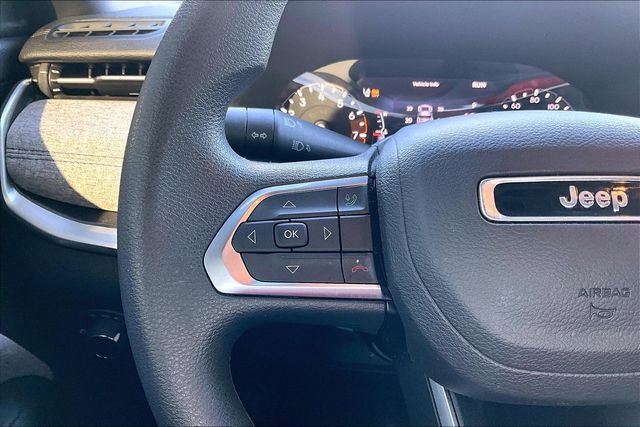 Used 2023 Jeep Compass Sport image 10