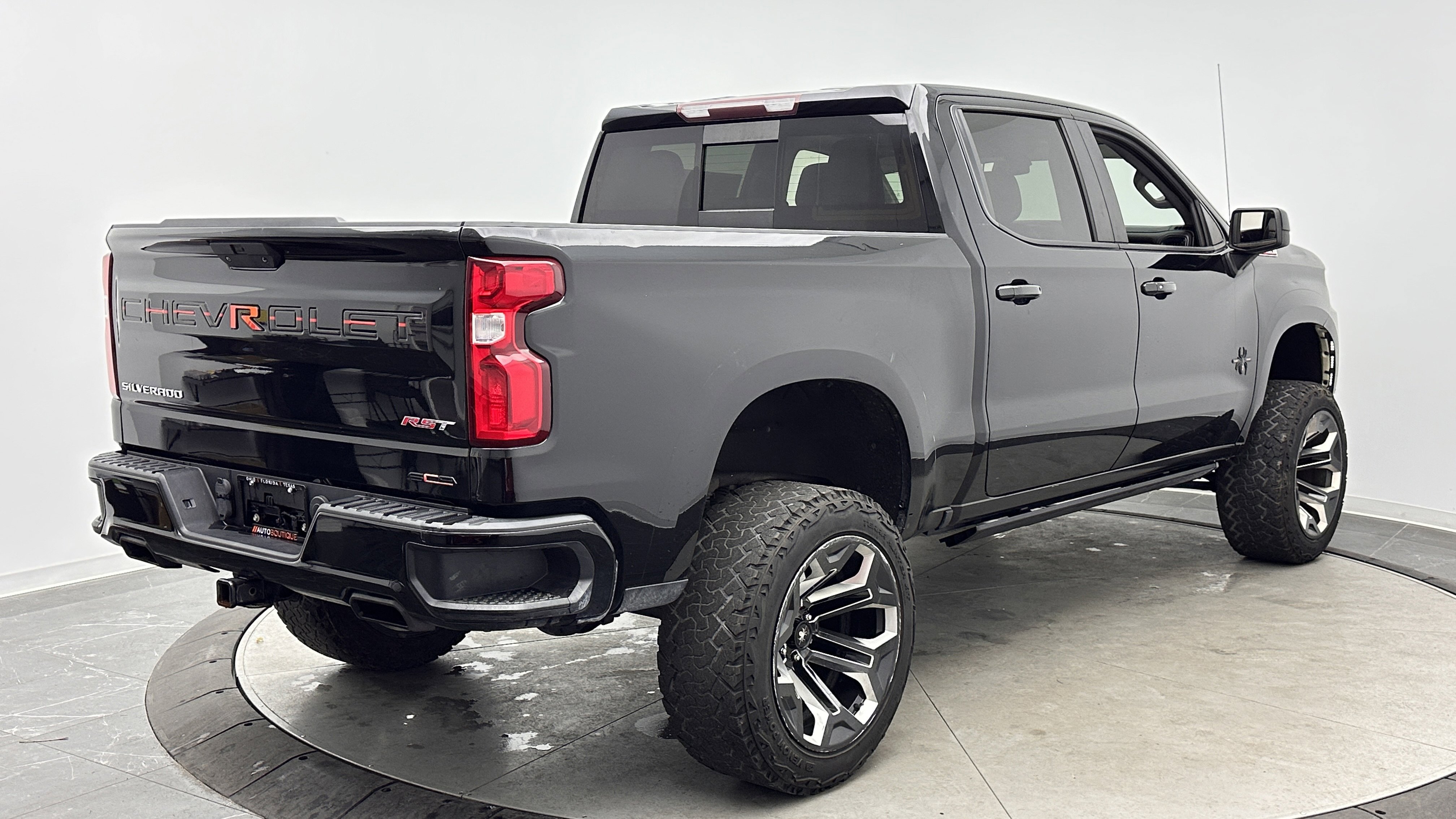 Used 2020 Chevrolet Silverado 1500 RST AWD/4WD image 10