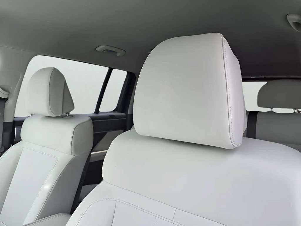 New 2026 Hyundai Santa Fe SE FWD image 9
