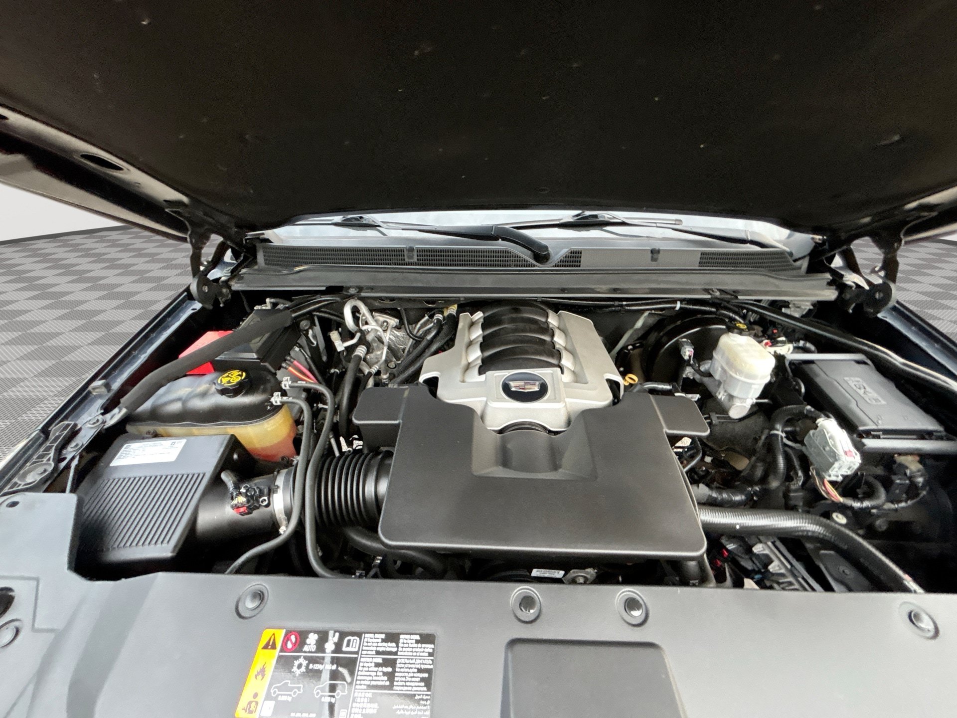 Used 2019 Cadillac Escalade ESV Platinum AWD/4WD image 17