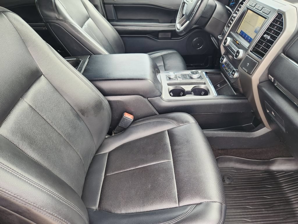 Used 2020 Ford Expedition XLT w/ Equipment Group 202A AWD/4WD image 24
