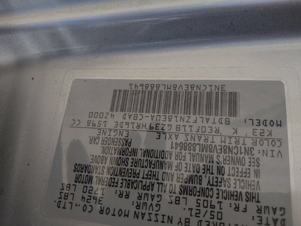 Used 2021 Nissan Versa SV FWD image 33