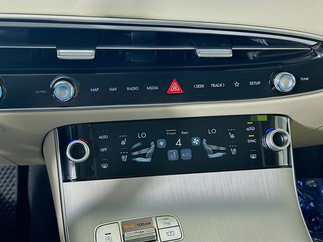 New 2026 Genesis GV70 2.5T Advanced AWD/4WD image 14