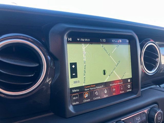 Used 2021 Jeep Wrangler Unlimited Sahara image 2