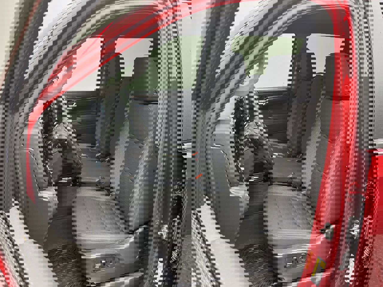 Used 2024 Chevrolet Silverado 1500 LT image 10