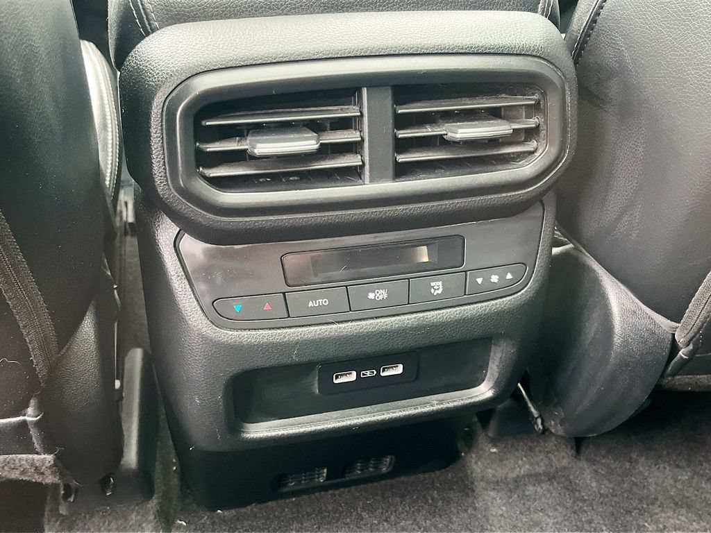 Used 2023 Honda Pilot Touring image 26